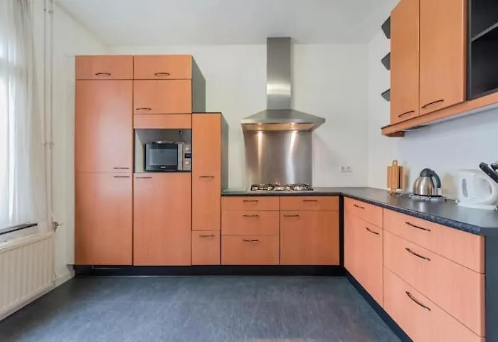 Apartment Tower Centre *