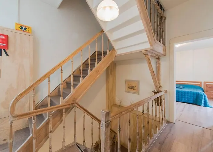 Tower Centre Apartment *