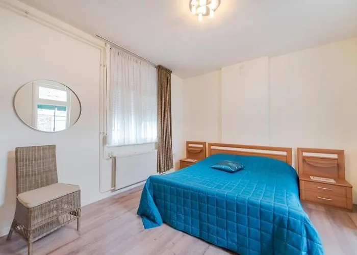 Apartment Tower Centre