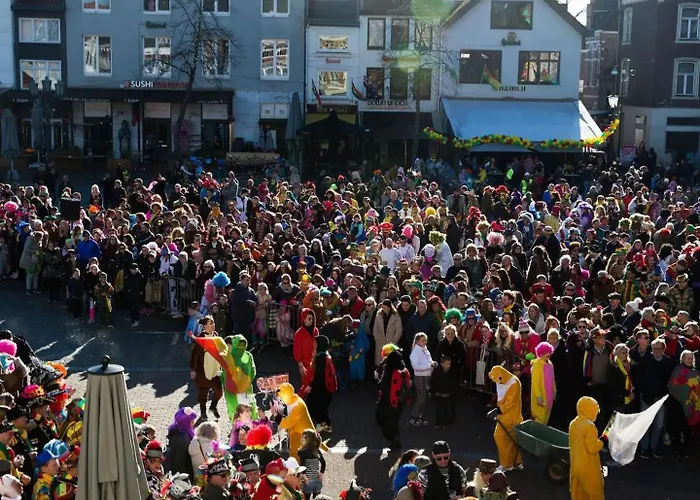 Tower Centre Apartment